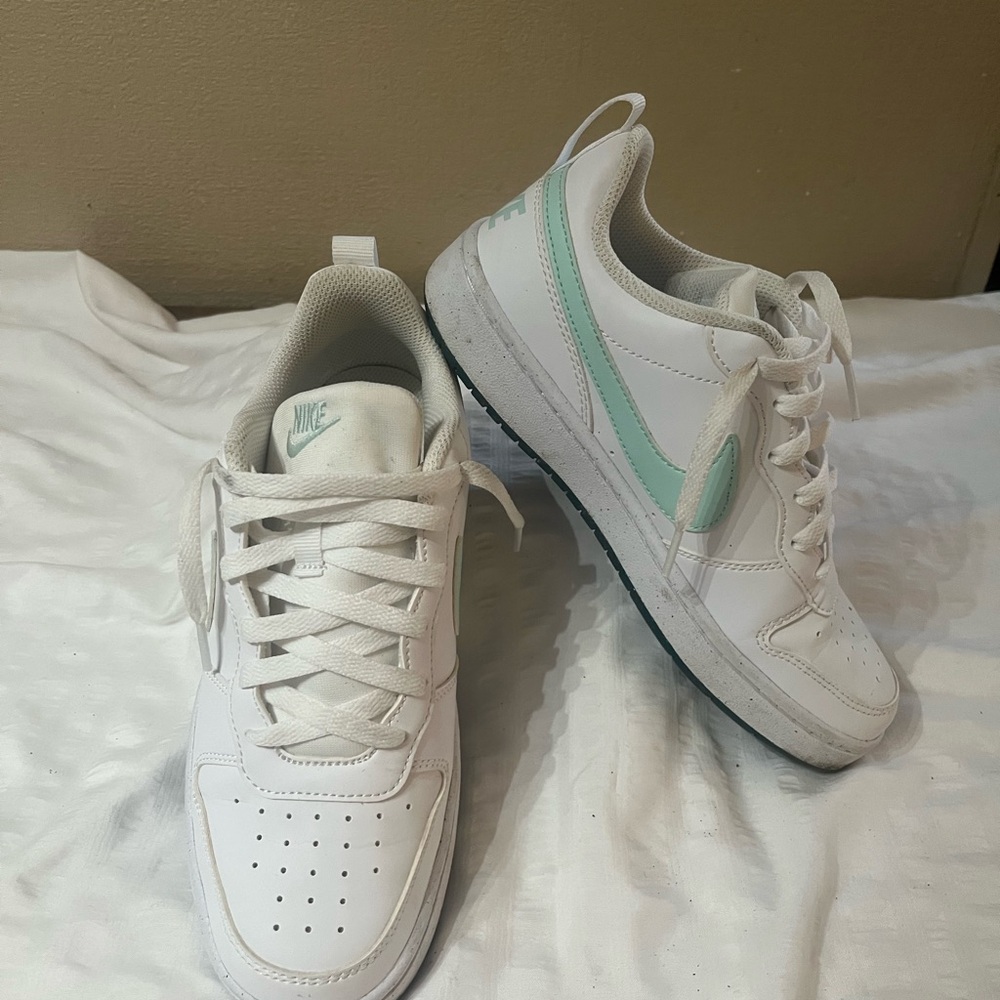 Nike Court Borough Sneakers